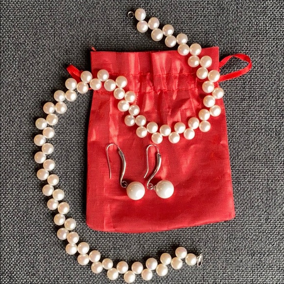 Pearl necklace and earrings set - Picture 6 of 6
